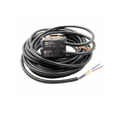 Krijg nauwkeurige detectie resultaten met E3Z-T81 2M BY OMC foto-elektrische sensor