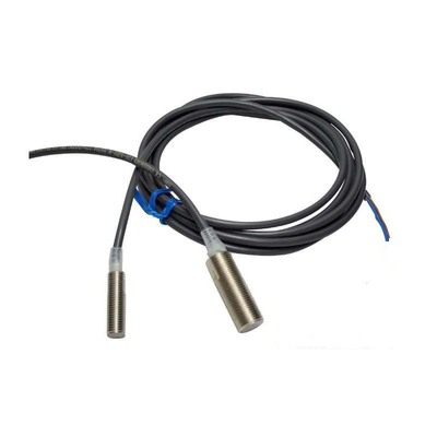 Inductieve nabijheidssensoren van industriële kwaliteit E2E-X7D1-N 2M voor nauwkeurige detectie